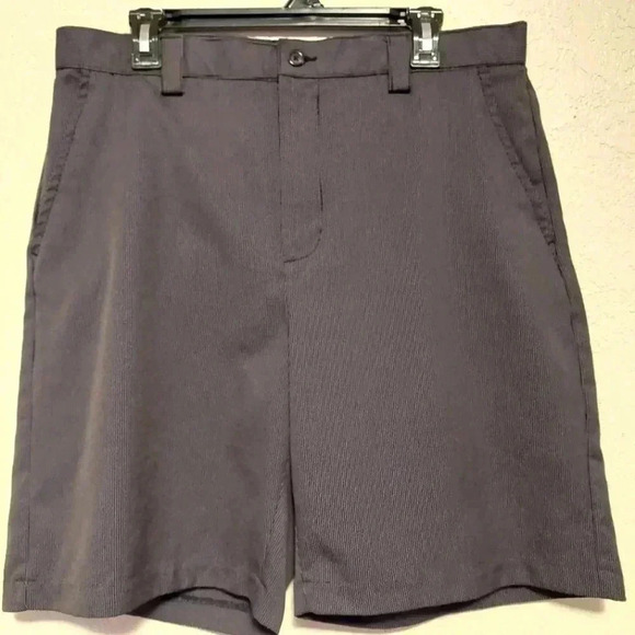 Izod XFG Extreme Function Mens 34 Flat Front Black White Stripe Golf Shorts - Picture 1 of 8